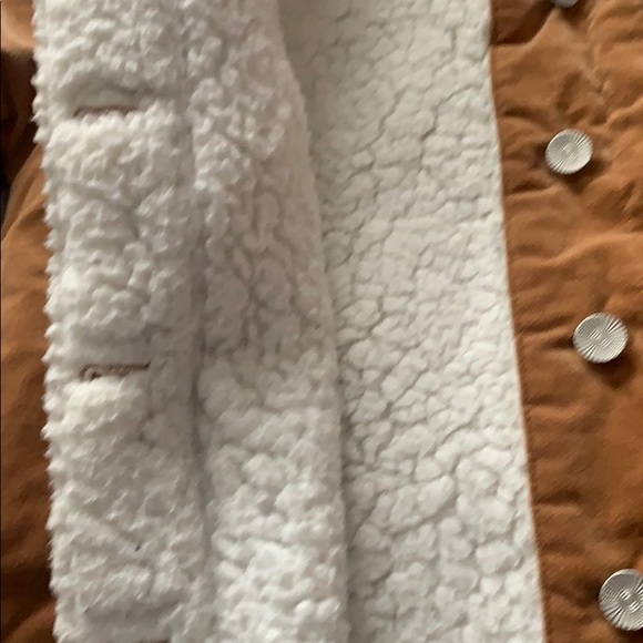 Tan colored brown jacket with fur inside - Picture 3 of 4